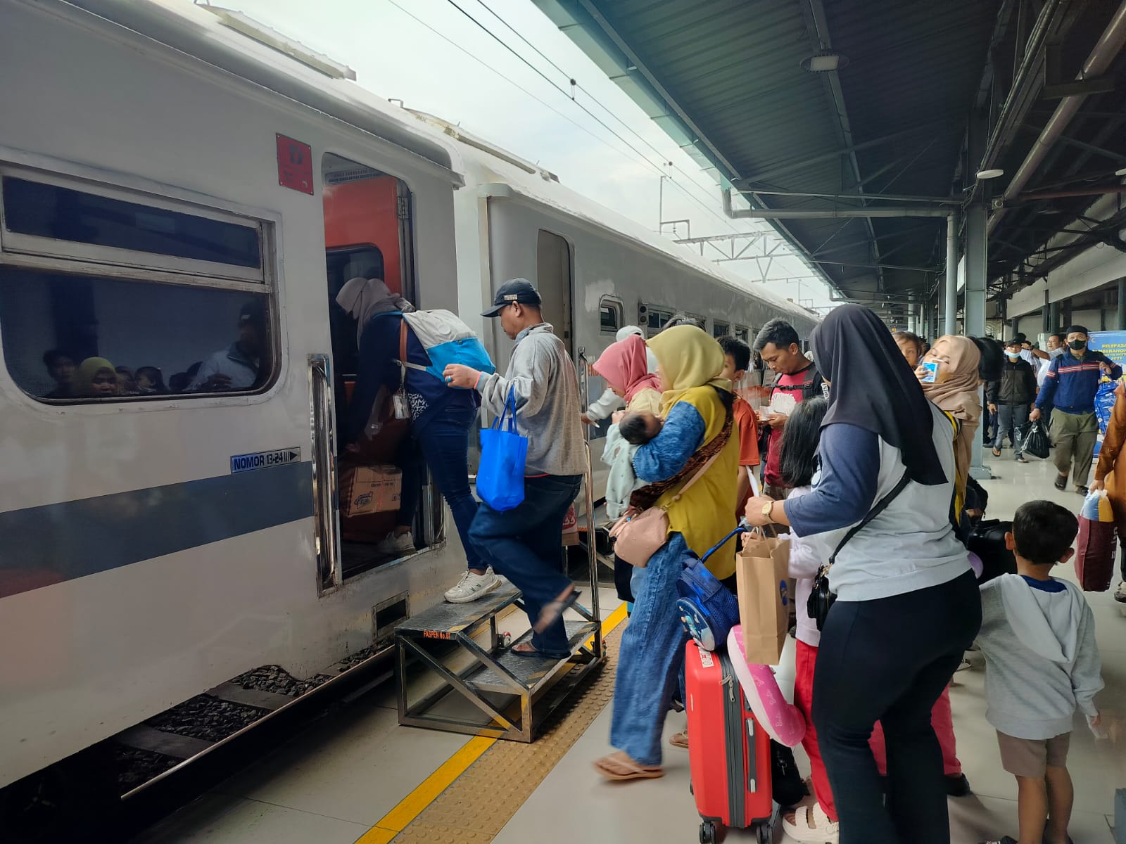 KAI Optimalkan Kapasitas 4,5 Juta Kursi dan Layani 3 Juta Tiket Terjual