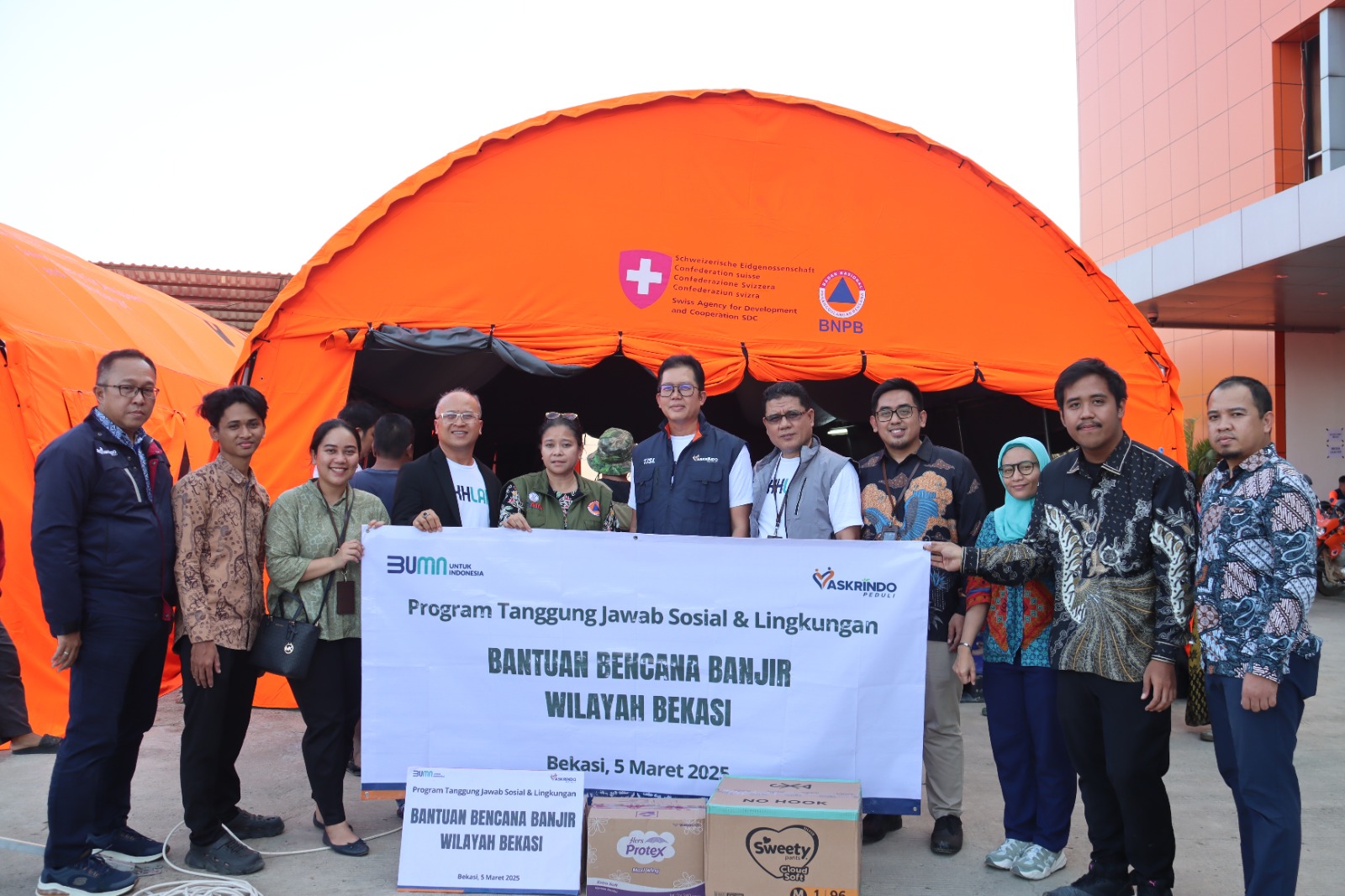 Askrindo Bantu Bekasi Pulih dari Banjir dengan Penyaluran Kebutuhan Dasar