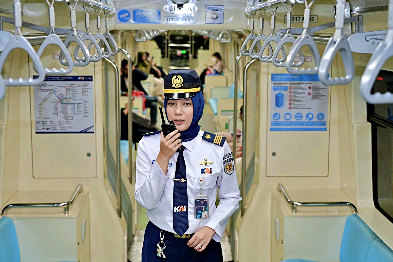 Perempuan Hebat di Balik Layanan KAI: Semangat Kartini Tak Pernah Padam
