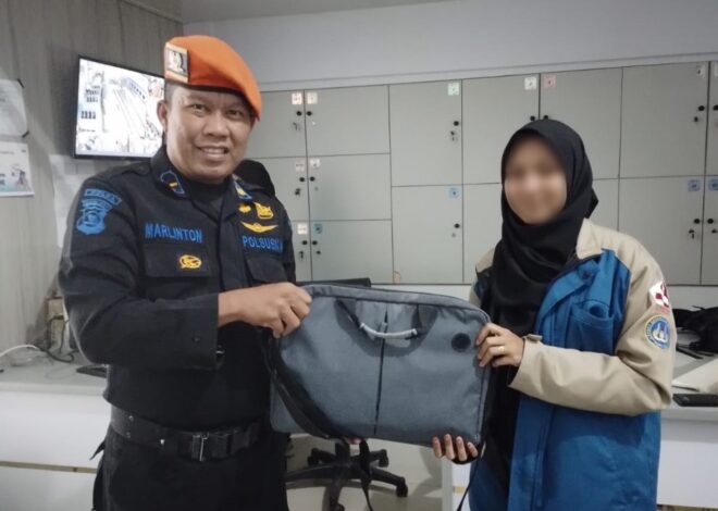 (Foto) Petugas KAI Amankan Barang Tertinggal dengan Total Nilai Rp4,5 Miliar