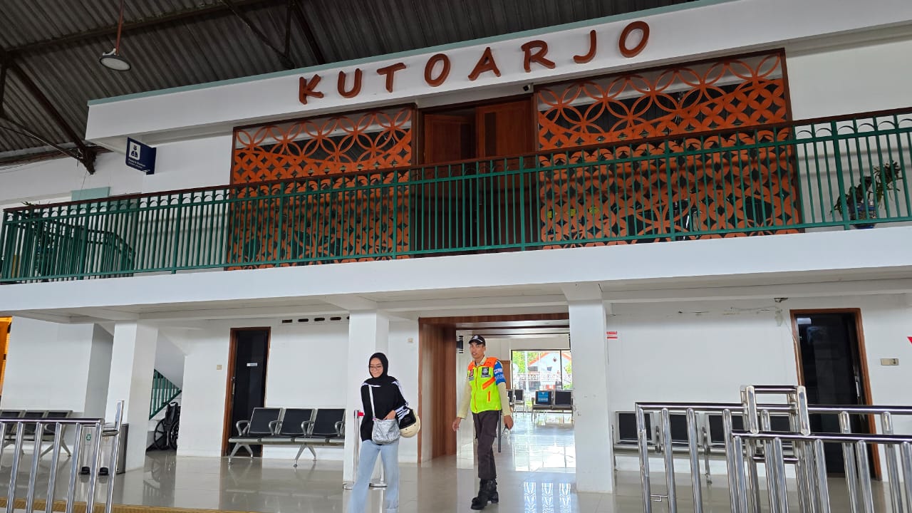 Lonjakan Penumpang Kereta Daop 5 Capai 133% Pasca Libur Waisak 2025